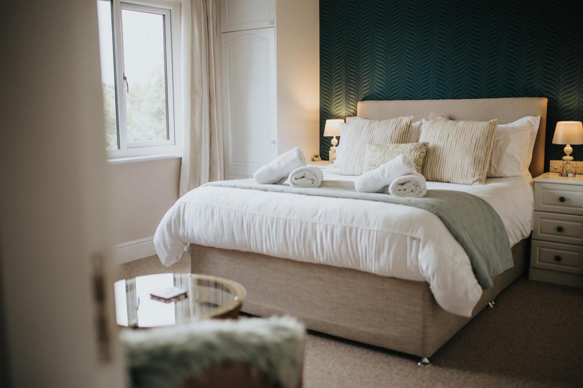 Ferlas Bed And Breakfast Penrhyndeudreath Exterior photo